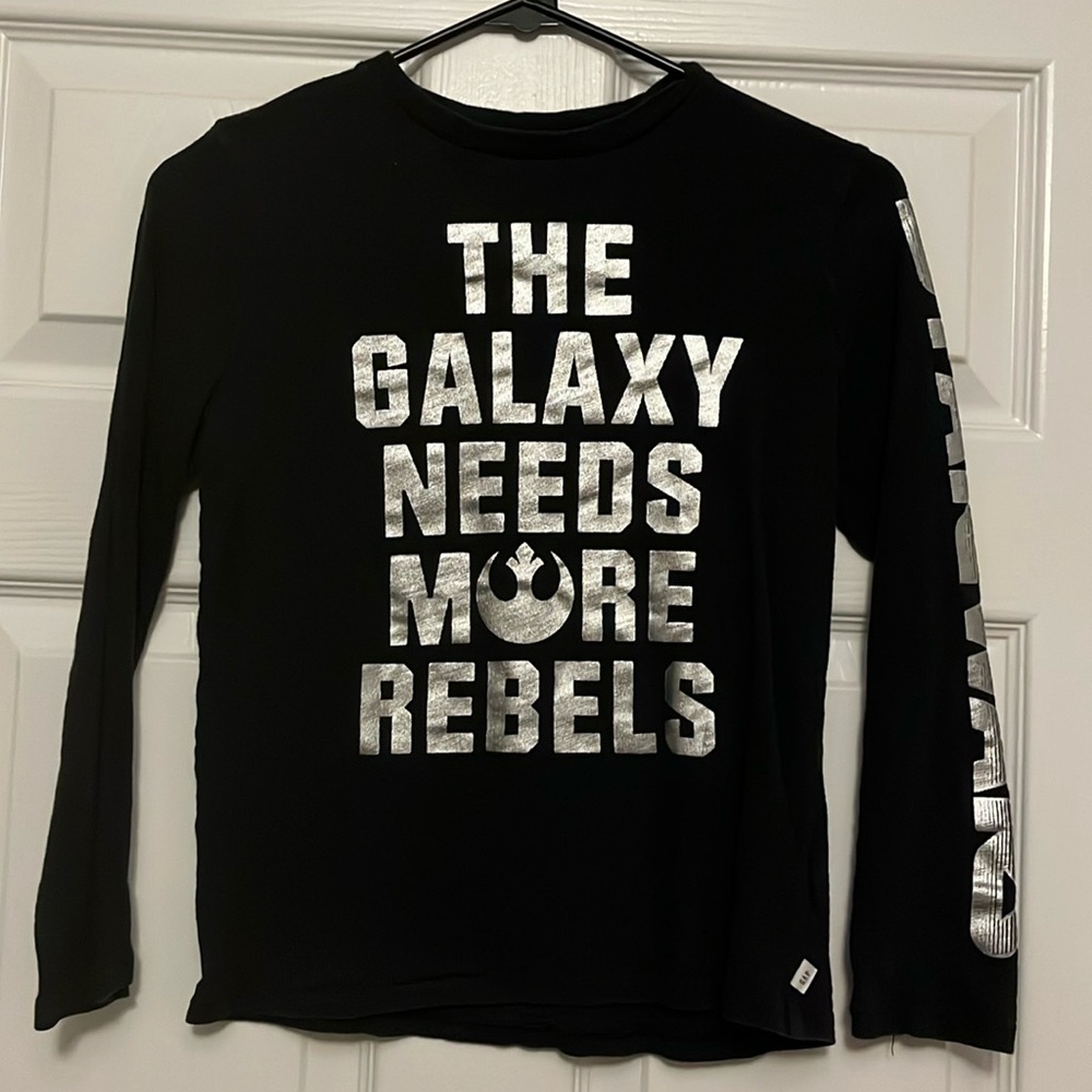 Black, Gap Star Wars tee. Medium.